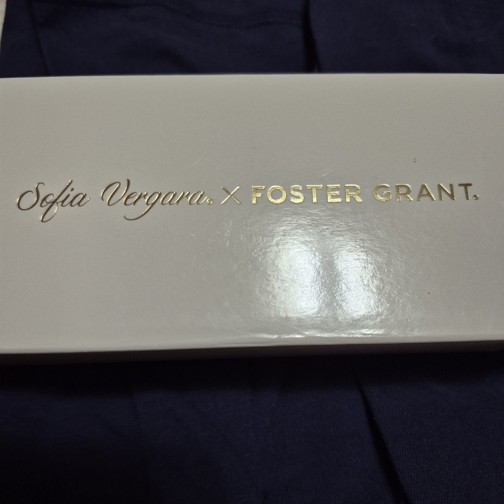 Reading Glasses With Box - Picture 4 of 4